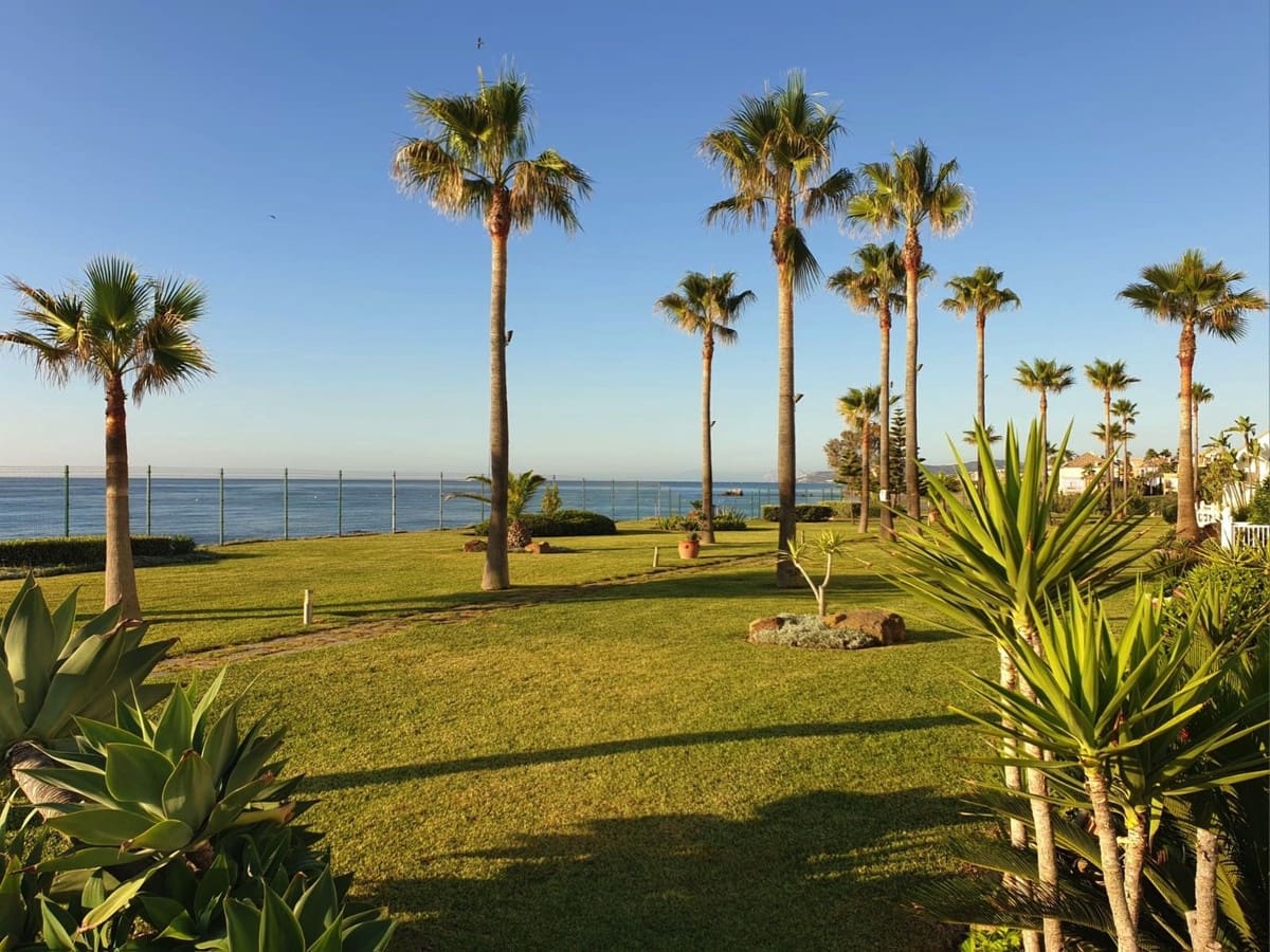 2 soveværelse Semi-Rækkehus til salg i Bahia de Casares med swimmingpool - € 730.000 (Ref: 9976284)