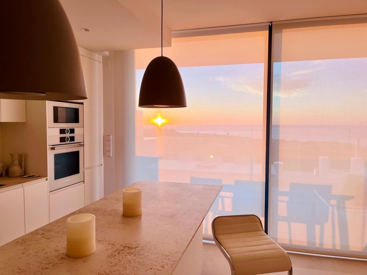 2 soveværelse Lejlighed til salg i Fuengirola med swimmingpool - € 745.000 (Ref: 9976286)