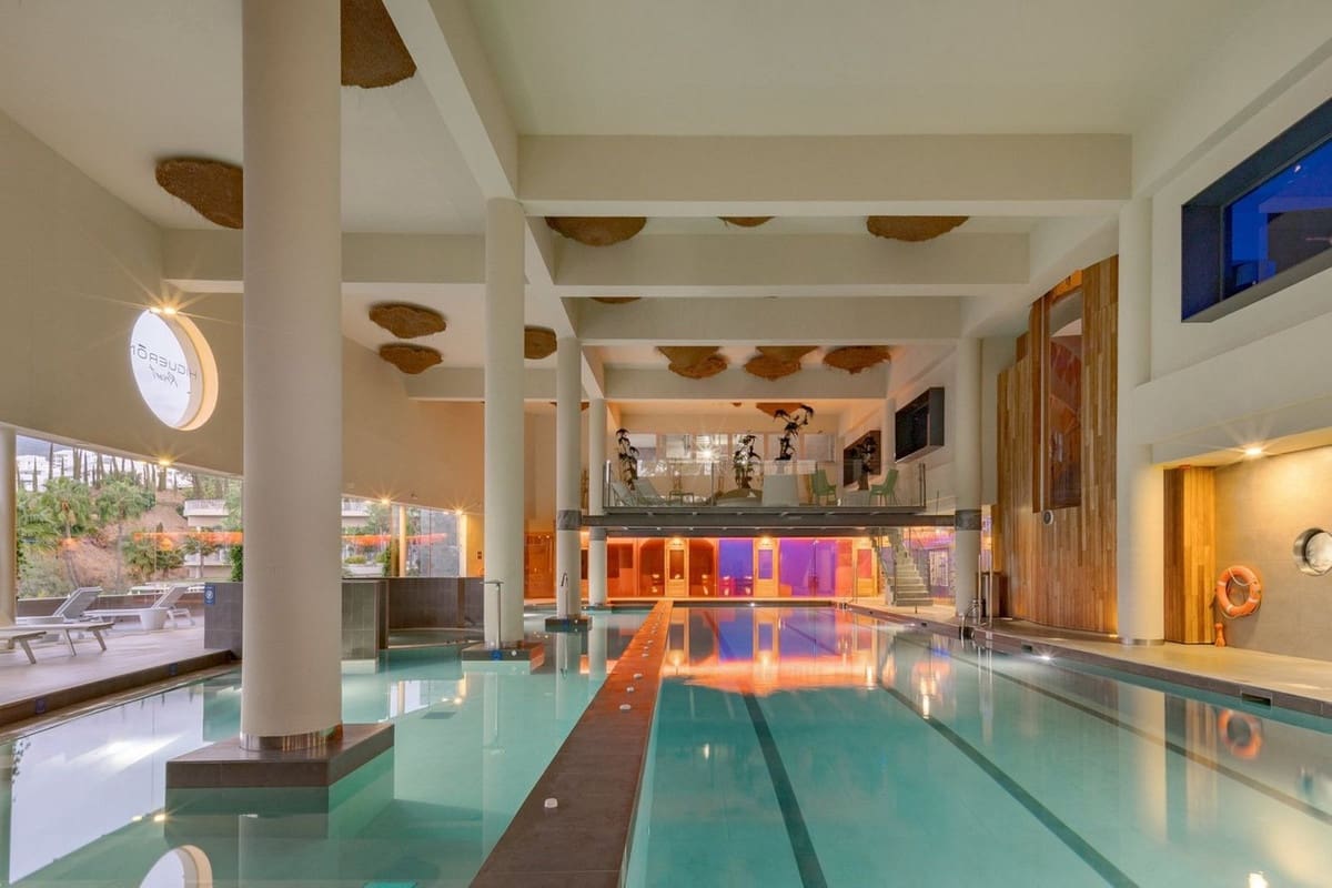 2 soveværelse Lejlighed til salg i Fuengirola med swimmingpool - € 745.000 (Ref: 9976286)
