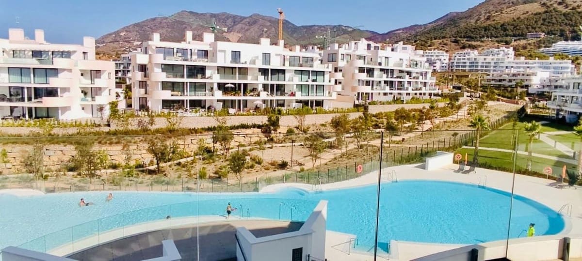 2 soveværelse Lejlighed til salg i Fuengirola med swimmingpool - € 745.000 (Ref: 9976286)