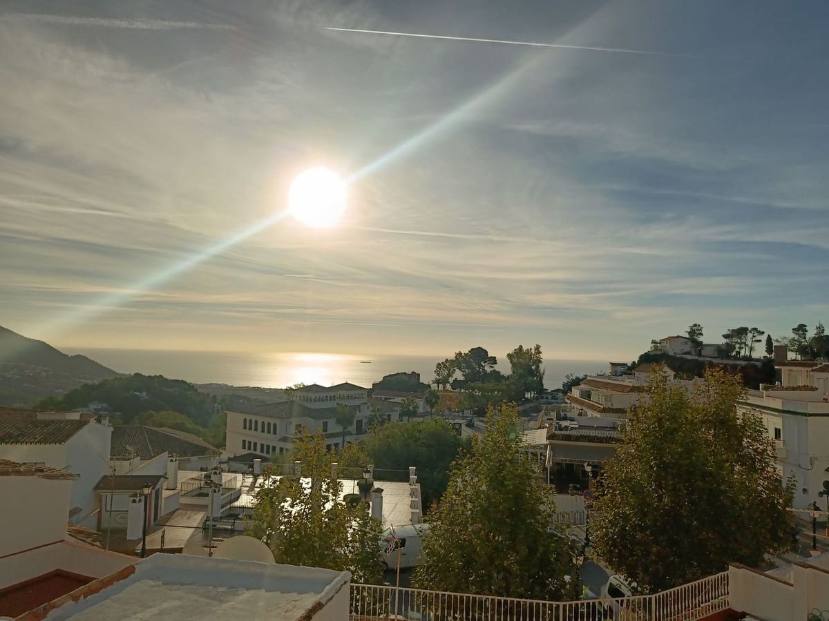 5 bedroom Semi-detached Villa for sale in Mijas - € 730,000 (Ref: 9976287)