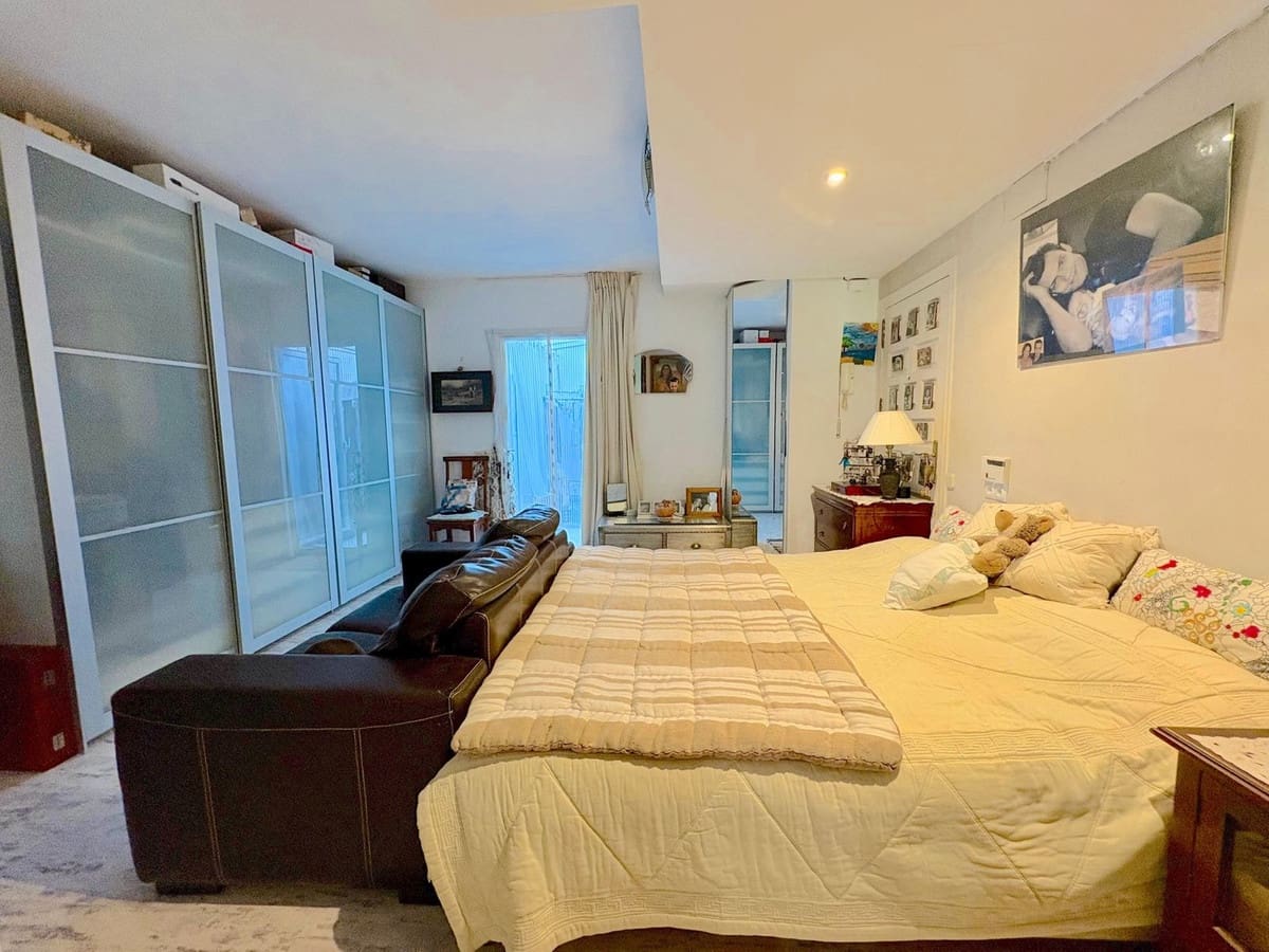 1 sovrum Lägenhet till salu i Marbella med pool - 749 000 € (Ref: 9976290)