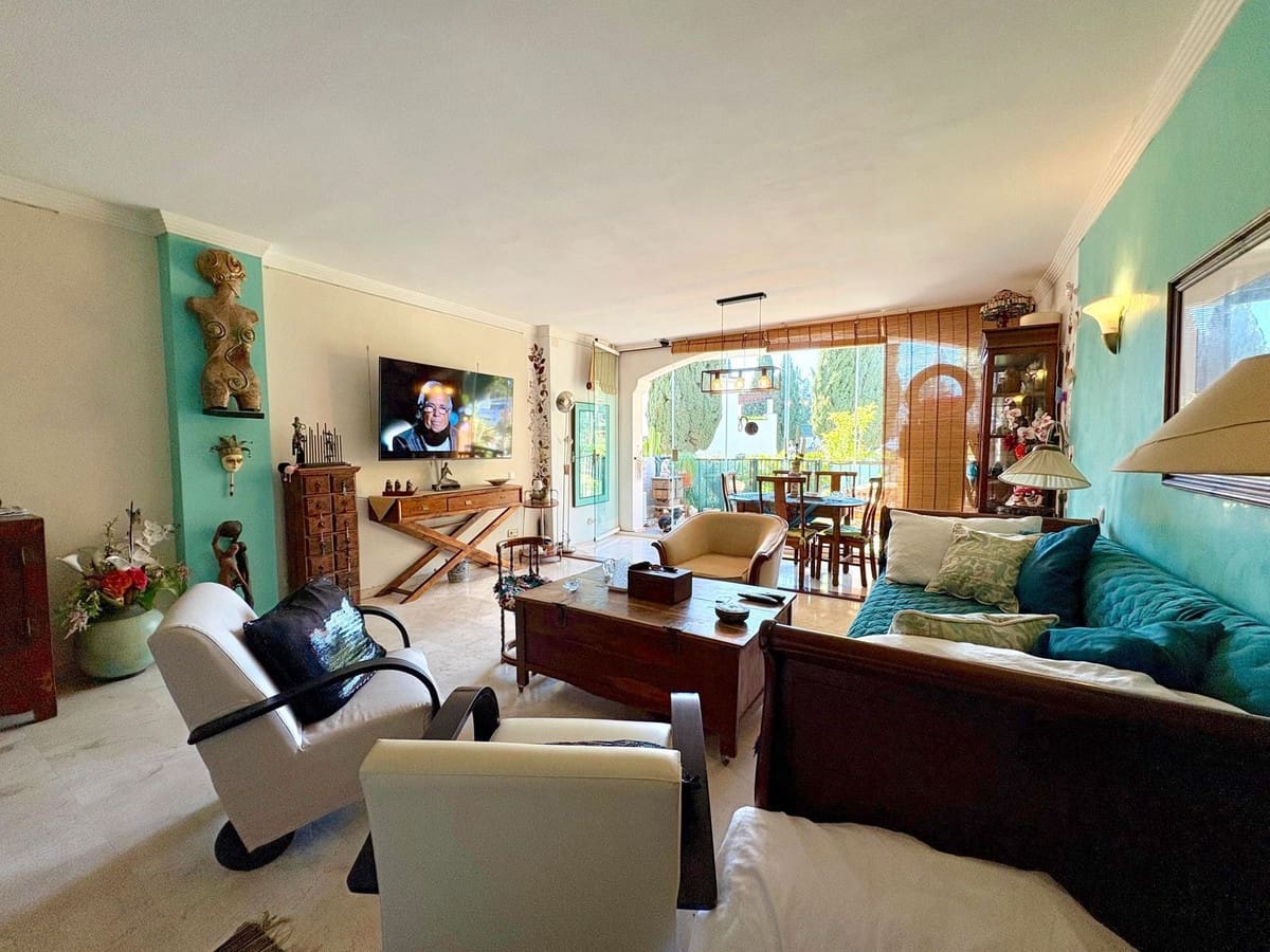 1 sovrum Lägenhet till salu i Marbella med pool - 749 000 € (Ref: 9976290)