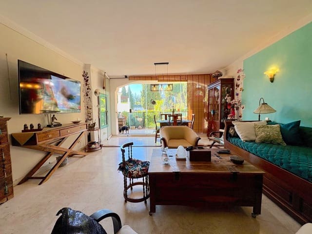 1 sovrum Lägenhet till salu i Marbella med pool - 749 000 € (Ref: 9976290)
