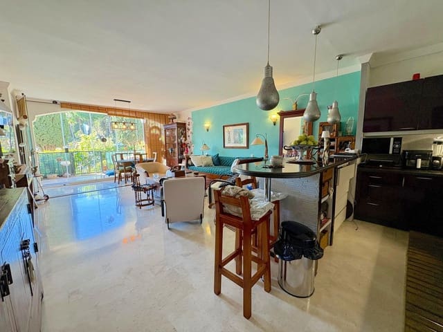 1 sovrum Lägenhet till salu i Marbella med pool - 749 000 € (Ref: 9976290)