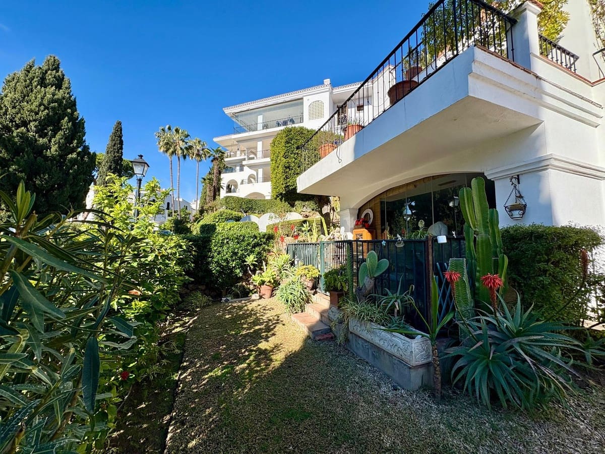 1 sovrum Lägenhet till salu i Marbella med pool - 749 000 € (Ref: 9976290)