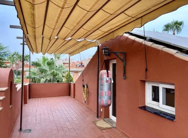 Pareado de 4 habitaciones en Atalaya-Isdabe, Estepona en venta con piscina garaje - 699.000 € (Ref: 9976291)