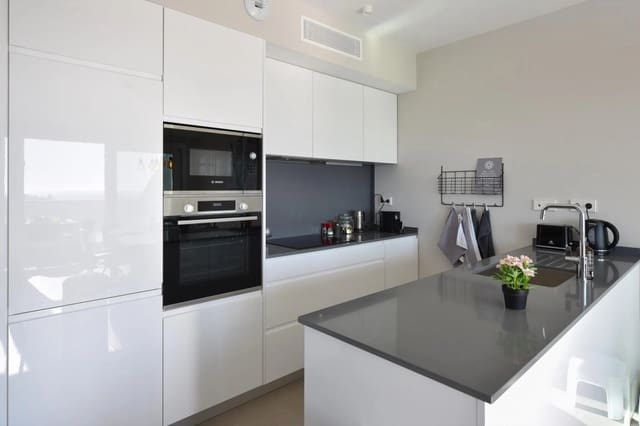 3 slaapkamer Appartement te koop in Fuengirola met zwembad - € 695.000 (Ref: 9976292)