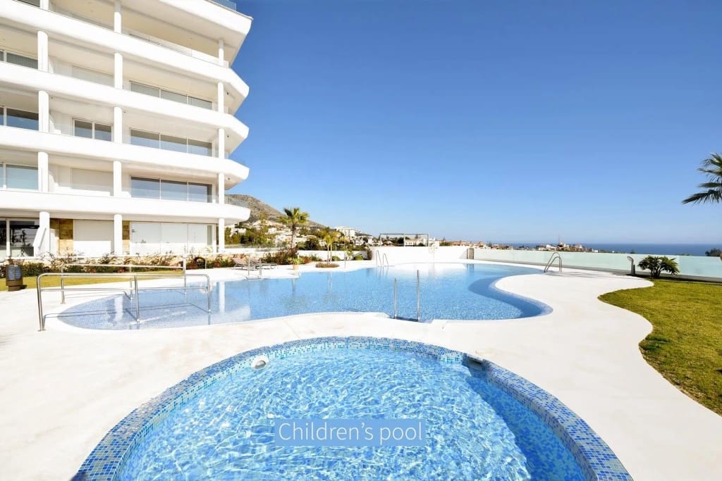 3 slaapkamer Appartement te koop in Fuengirola met zwembad - € 695.000 (Ref: 9976292)