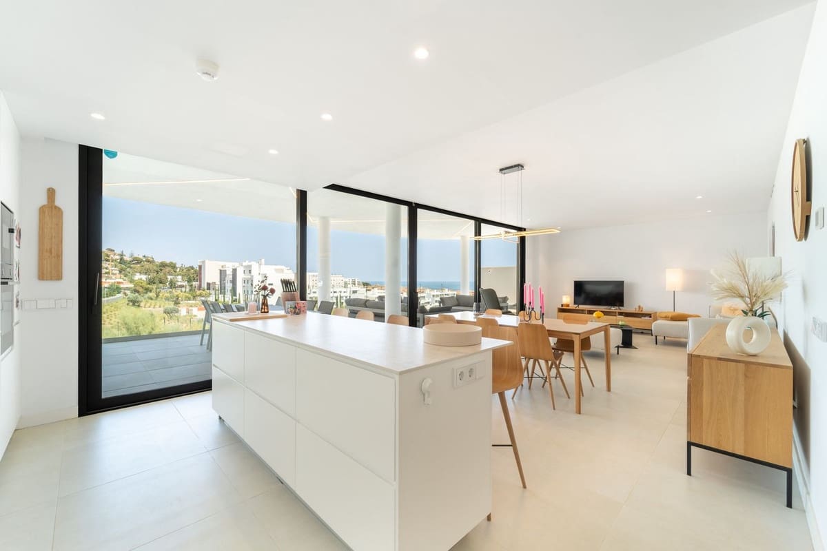3 sypialnia Apartament na sprzedaż w Fuengirola z basenem garażem - 739 000 € (Ref: 9976293)