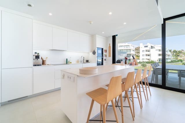 3 sypialnia Apartament na sprzedaż w Fuengirola z basenem garażem - 739 000 € (Ref: 9976293)