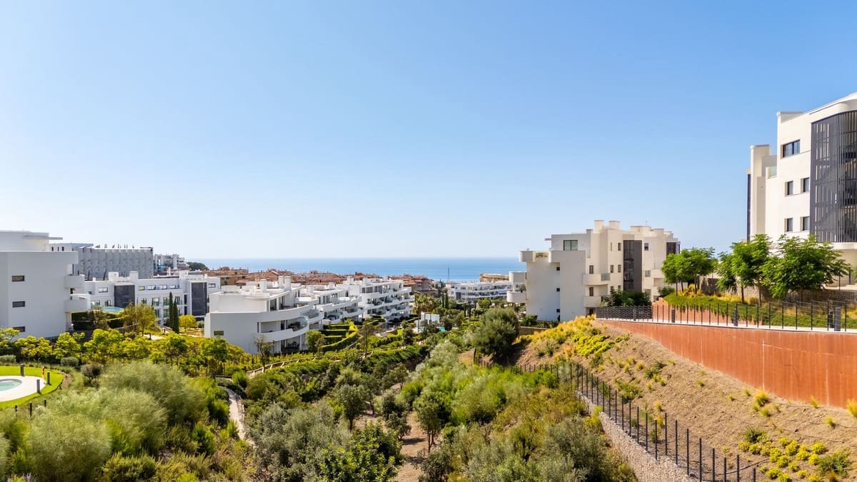 3 sypialnia Apartament na sprzedaż w Fuengirola z basenem garażem - 739 000 € (Ref: 9976293)