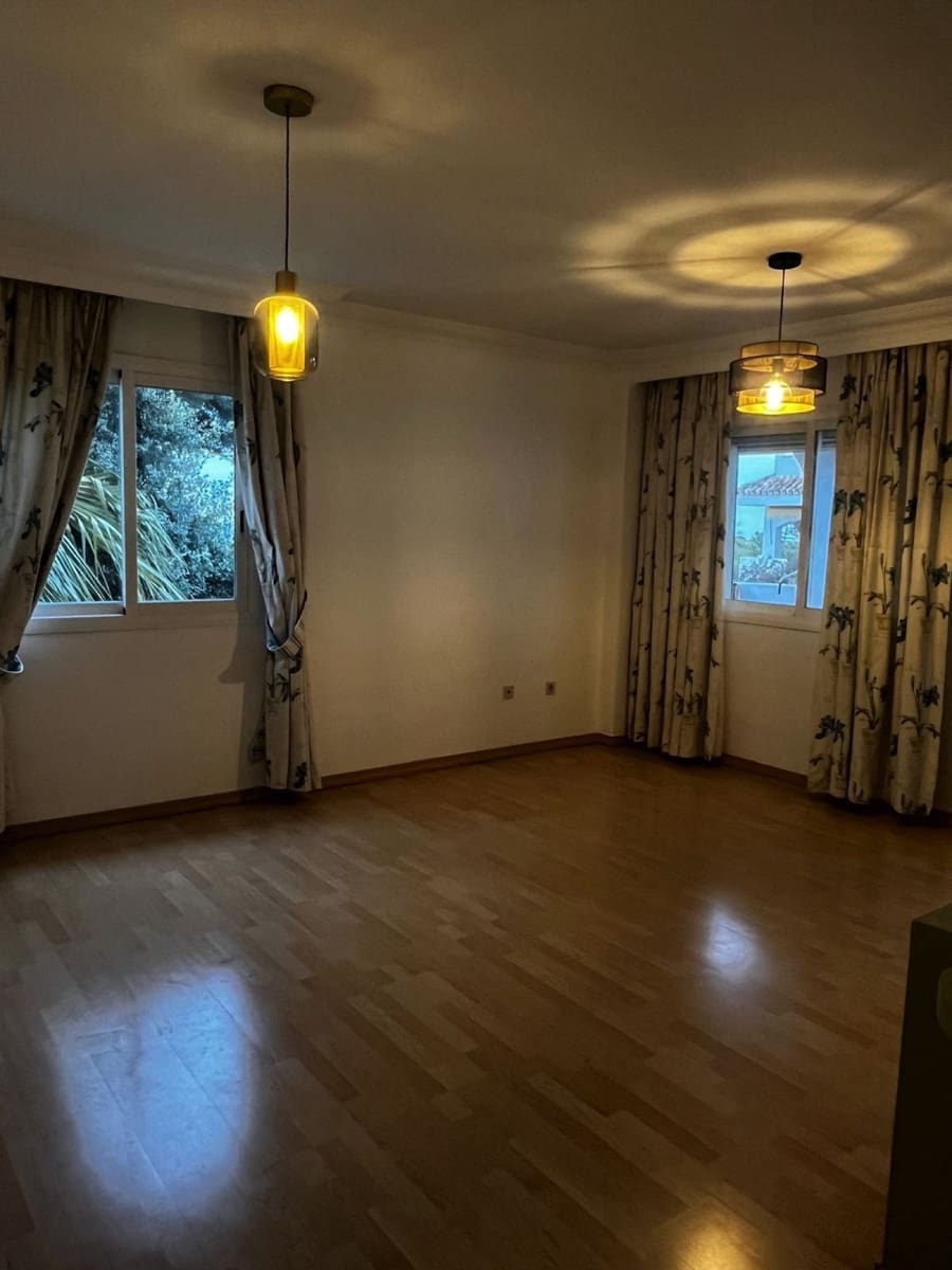 3 quarto Apartamento para venda em Marbella com piscina garagem - 665 000 € (Ref: 9976294)
