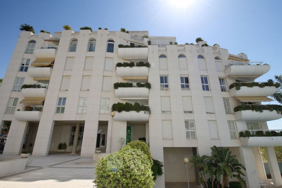 2 quarto Apartamento para venda em Marbella com piscina - 660 000 € (Ref: 9976296)