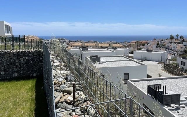 3 soverom Kjedet enebolig til salgs i Riviera del Sol, Mijas med svømmebasseng - € 735 000 (Ref: 9976298)