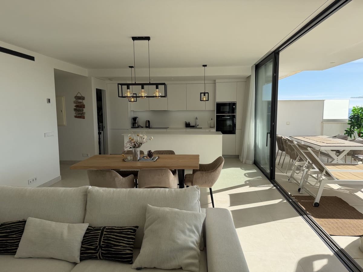 2 soveværelse Lejlighed til salg i Benalmadena med swimmingpool - € 650.000 (Ref: 9976300)