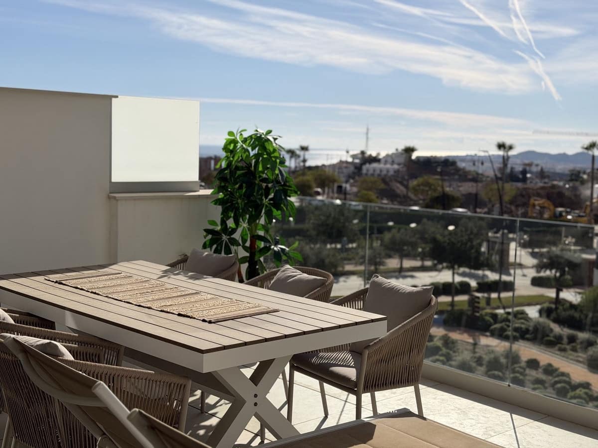 2 soveværelse Lejlighed til salg i Benalmadena med swimmingpool - € 650.000 (Ref: 9976300)