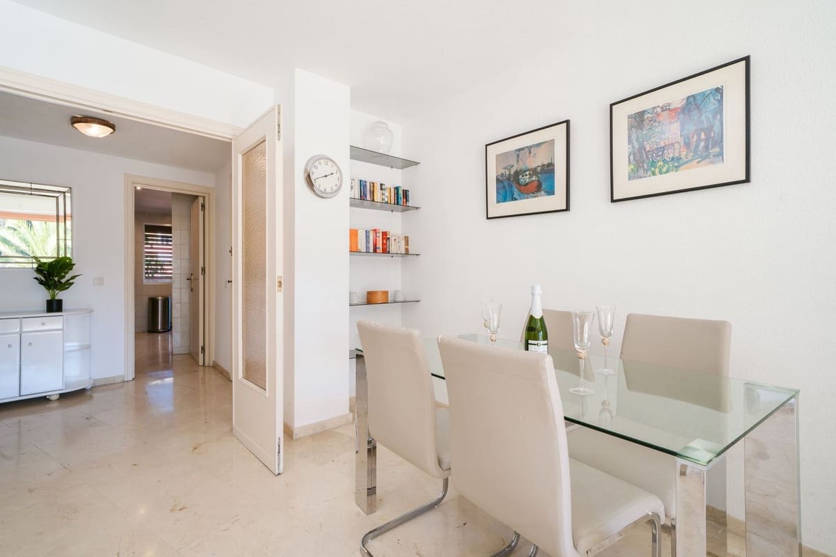 Apartamento de 3 habitaciones en Marbella en venta con piscina - 725.000 € (Ref: 9976301)