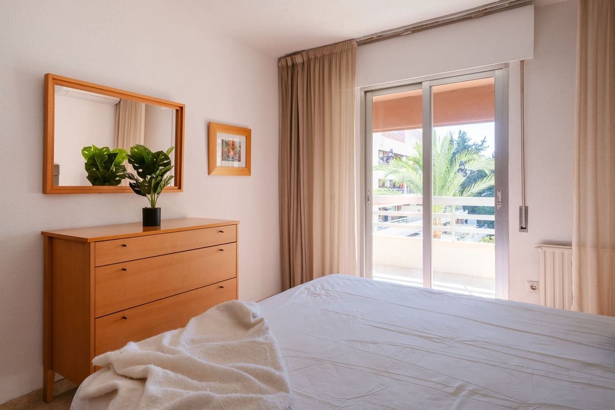 Apartamento de 3 habitaciones en Marbella en venta con piscina - 725.000 € (Ref: 9976301)