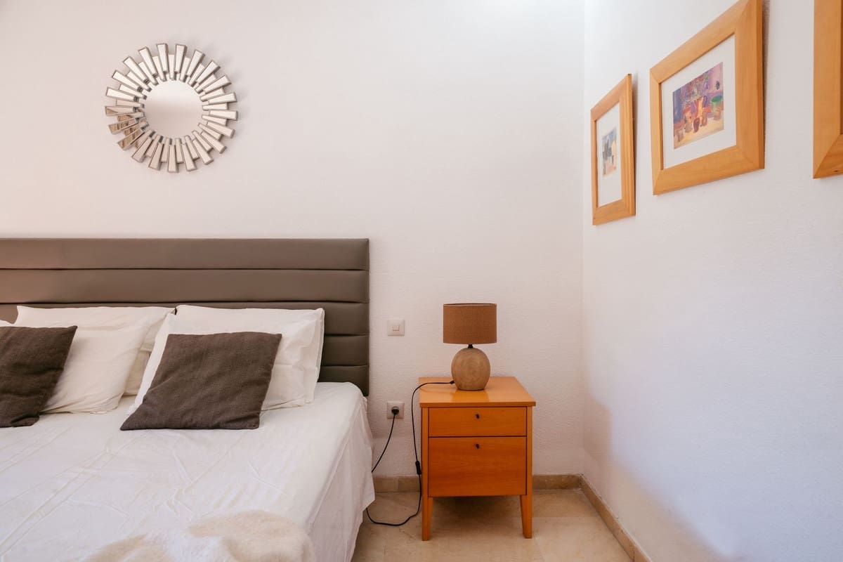 Apartamento de 3 habitaciones en Marbella en venta con piscina - 725.000 € (Ref: 9976301)
