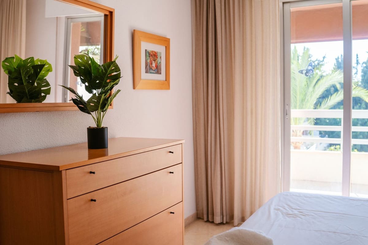 Apartamento de 3 habitaciones en Marbella en venta con piscina - 725.000 € (Ref: 9976301)