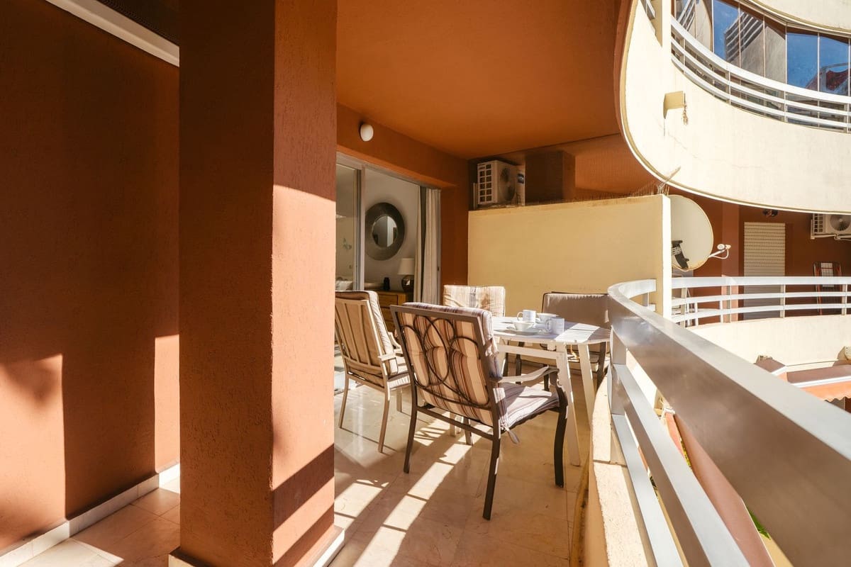 Apartamento de 3 habitaciones en Marbella en venta con piscina - 725.000 € (Ref: 9976301)