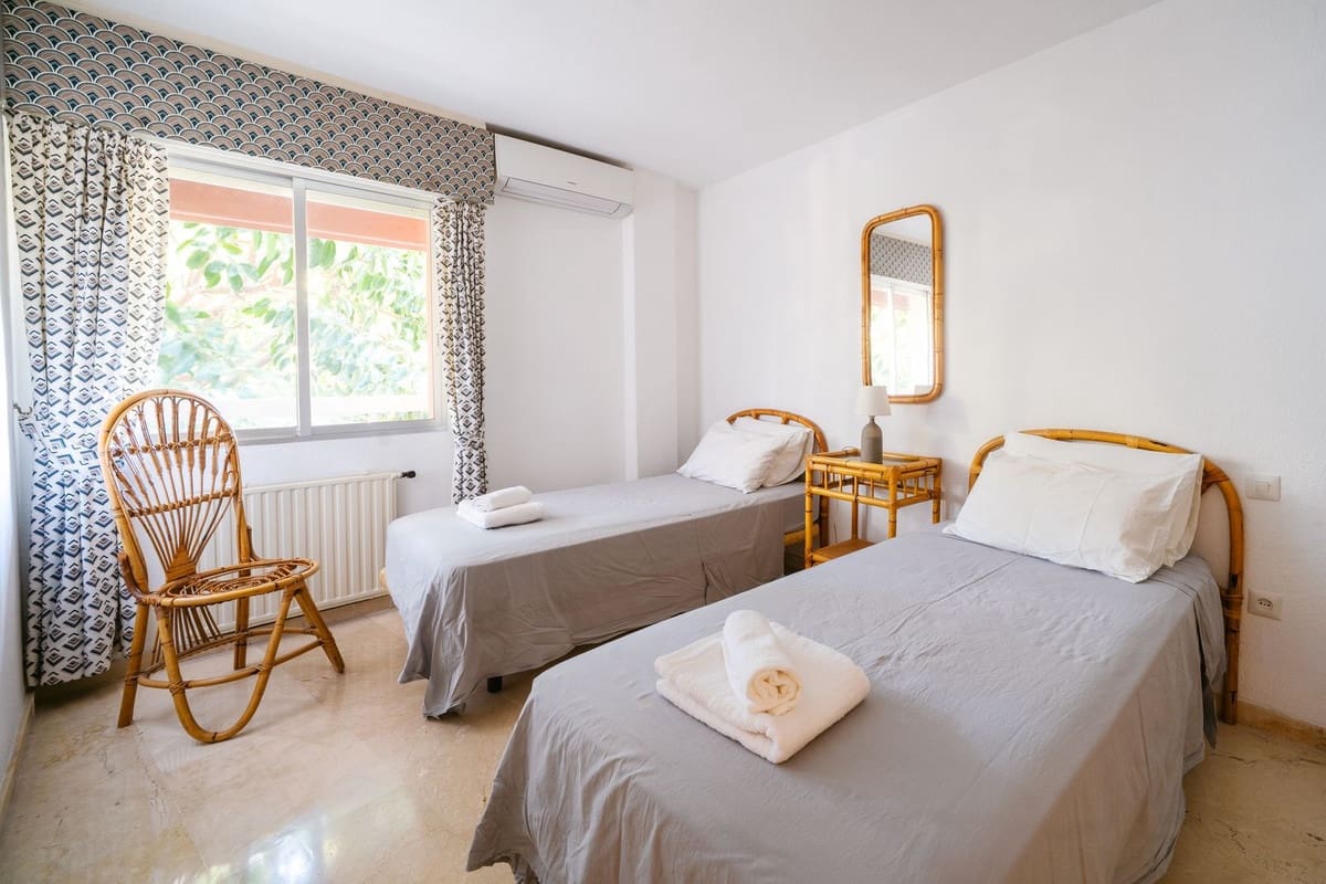 Apartamento de 3 habitaciones en Marbella en venta con piscina - 725.000 € (Ref: 9976301)