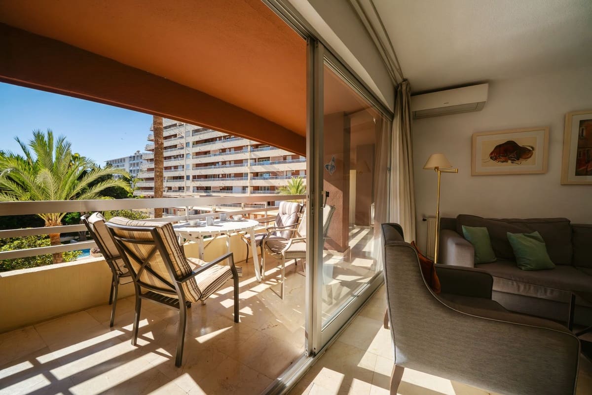 Apartamento de 3 habitaciones en Marbella en venta con piscina - 725.000 € (Ref: 9976301)