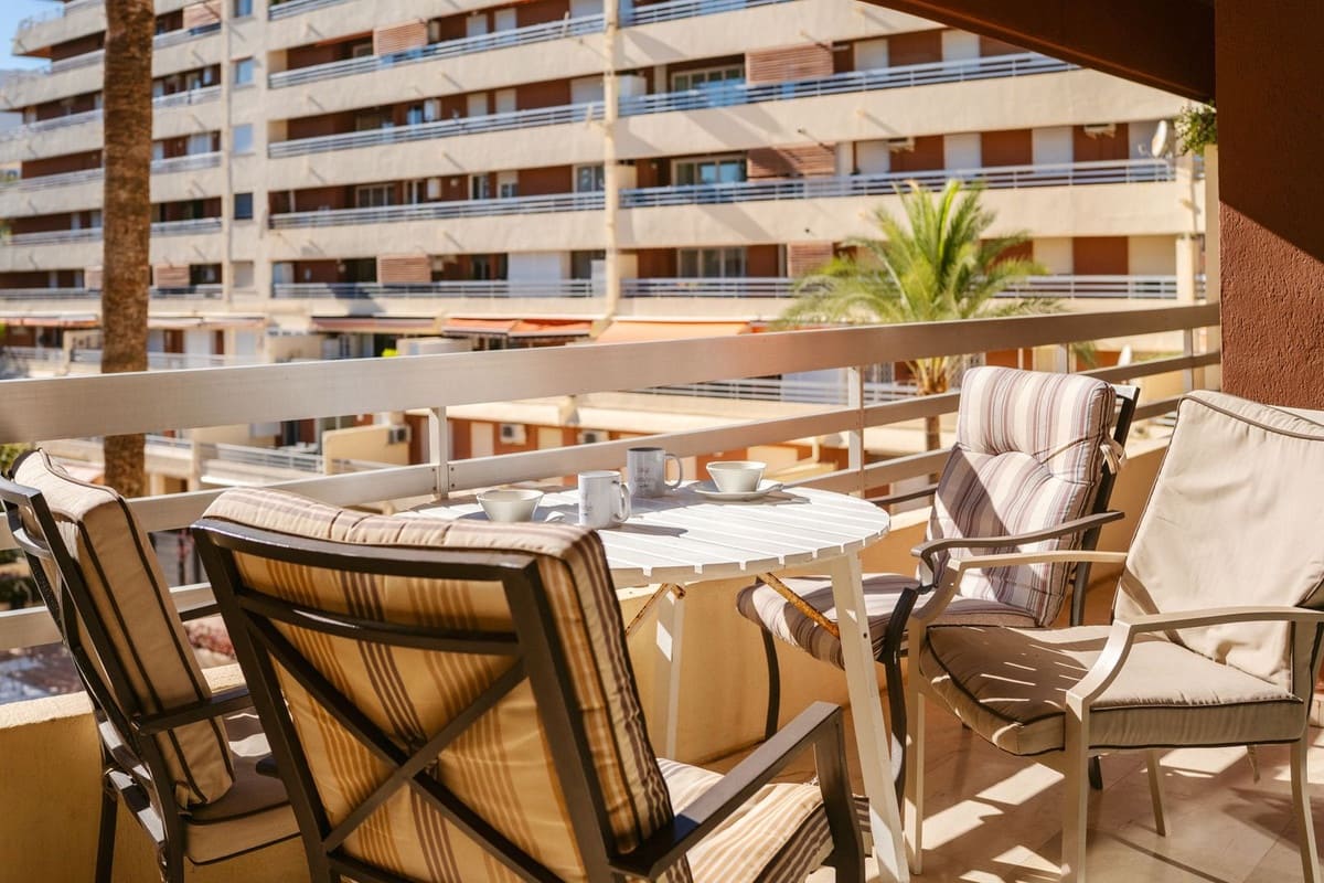 Apartamento de 3 habitaciones en Marbella en venta con piscina - 725.000 € (Ref: 9976301)