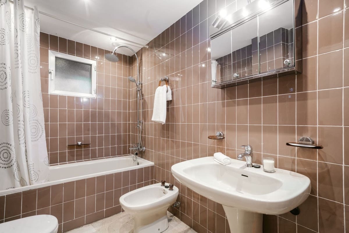 Apartamento de 3 habitaciones en Marbella en venta con piscina - 725.000 € (Ref: 9976301)