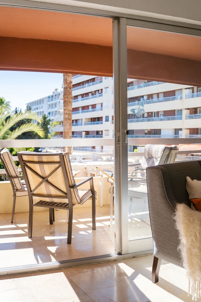 Apartamento de 3 habitaciones en Marbella en venta con piscina - 725.000 € (Ref: 9976301)