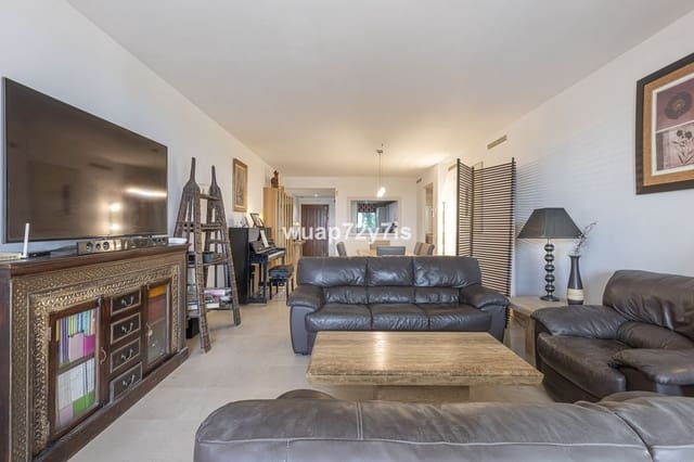 3 soveværelse Lejlighed til salg i Nueva Andalucia, Marbella med swimmingpool garage - € 696.500 (Ref: 9976303)