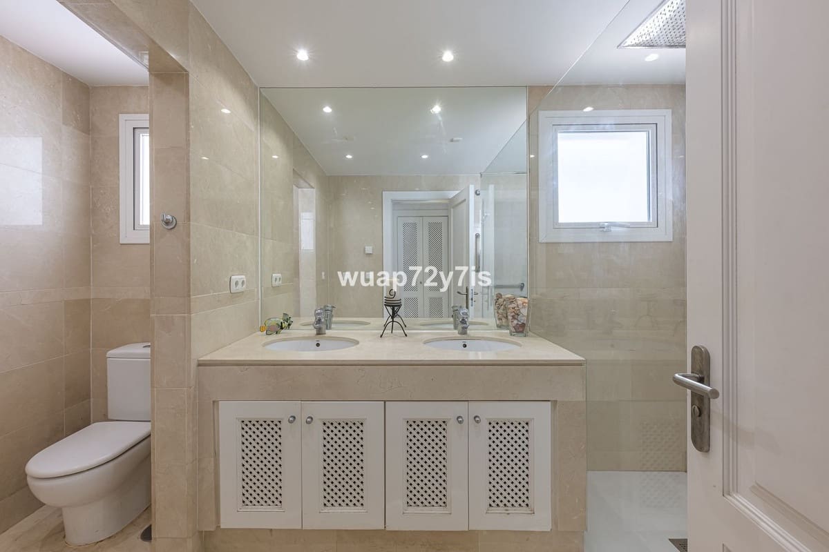 3 soveværelse Lejlighed til salg i Nueva Andalucia med swimmingpool garage - € 696.500 (Ref: 9976303)