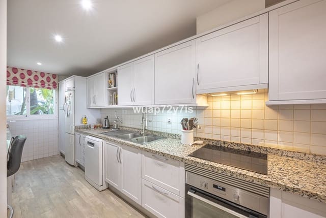 3 soveværelse Lejlighed til salg i Nueva Andalucia, Marbella med swimmingpool garage - € 696.500 (Ref: 9976303)