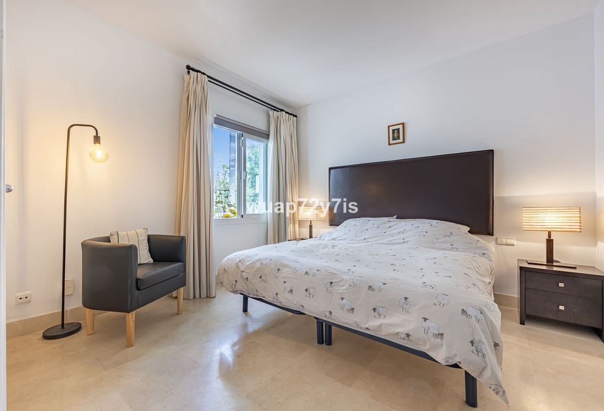 3 soveværelse Lejlighed til salg i Nueva Andalucia med swimmingpool garage - € 696.500 (Ref: 9976303)