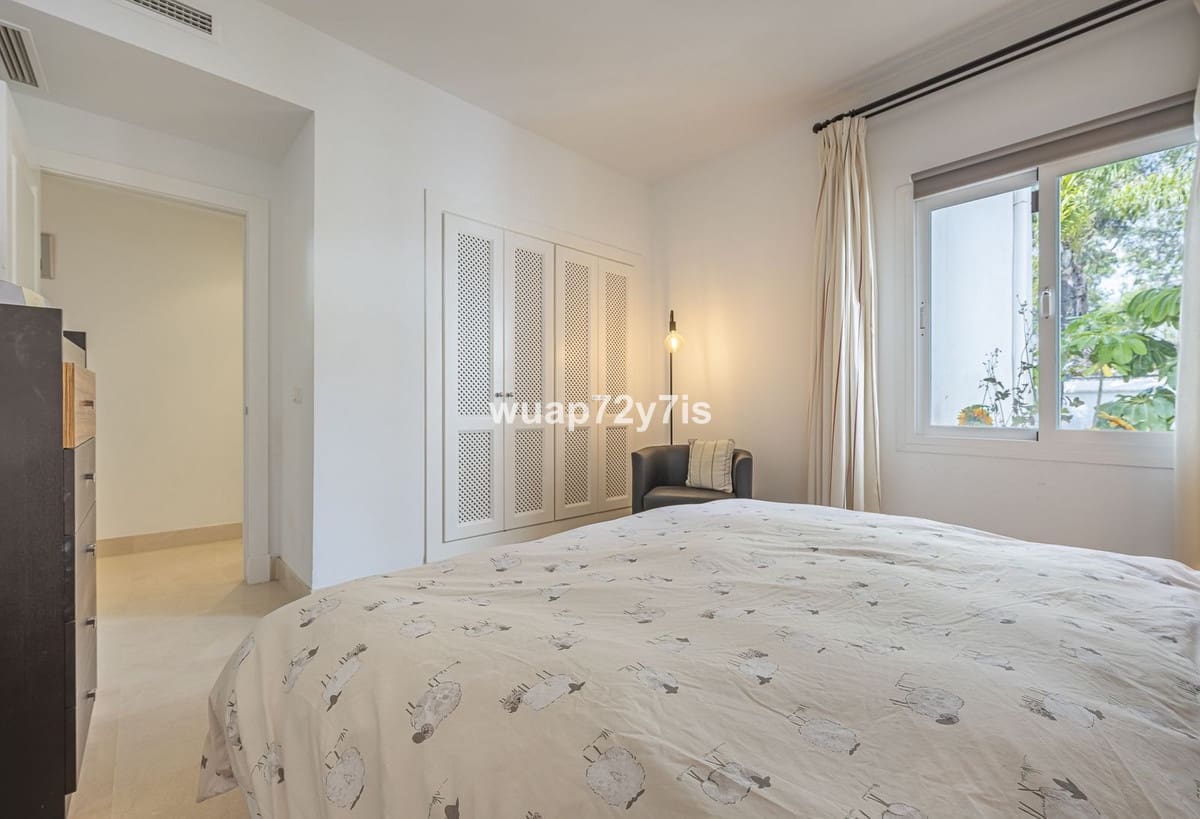 3 soveværelse Lejlighed til salg i Nueva Andalucia med swimmingpool garage - € 696.500 (Ref: 9976303)