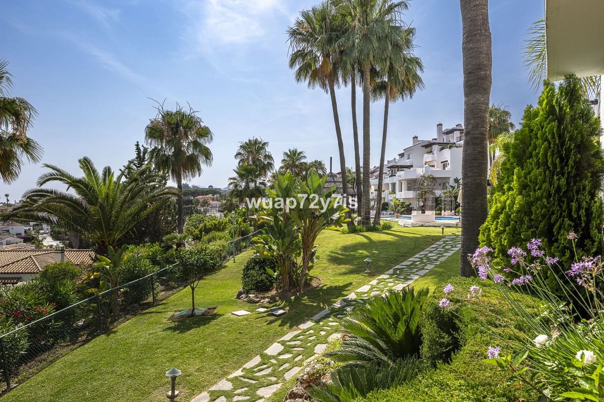 3 soveværelse Lejlighed til salg i Nueva Andalucia med swimmingpool garage - € 696.500 (Ref: 9976303)