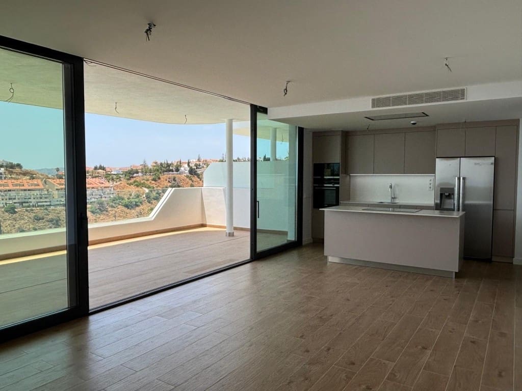 2 soveværelse Lejlighed til salg i Fuengirola med swimmingpool - € 699.000 (Ref: 9976305)