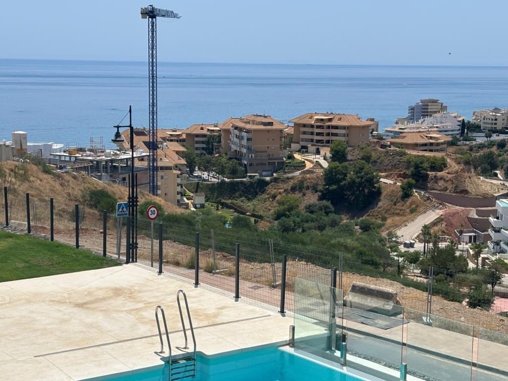 2 soveværelse Lejlighed til salg i Fuengirola med swimmingpool - € 699.000 (Ref: 9976305)