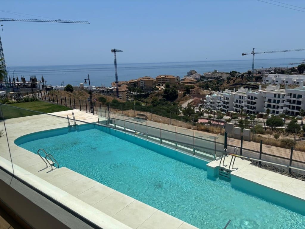 2 soveværelse Lejlighed til salg i Fuengirola med swimmingpool - € 699.000 (Ref: 9976305)
