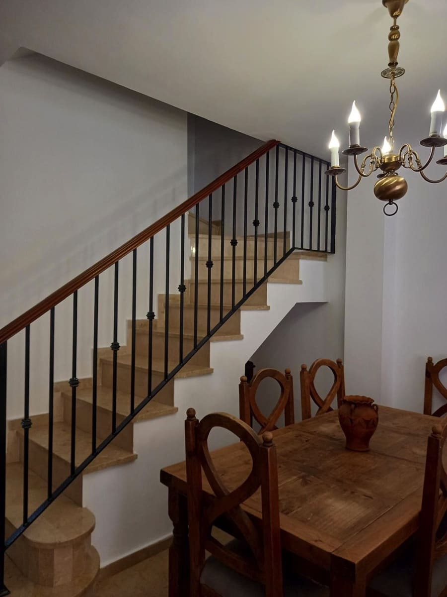 3 soverom Hus til salgs i Estepona med svømmebasseng - € 725 000 (Ref: 9976306)