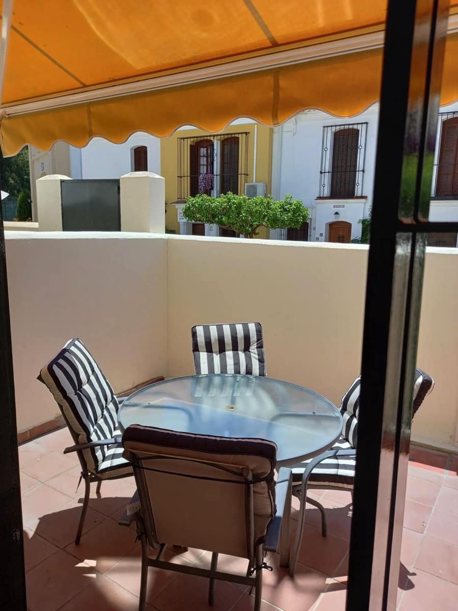 3 soverom Hus til salgs i Estepona med svømmebasseng - € 725 000 (Ref: 9976306)