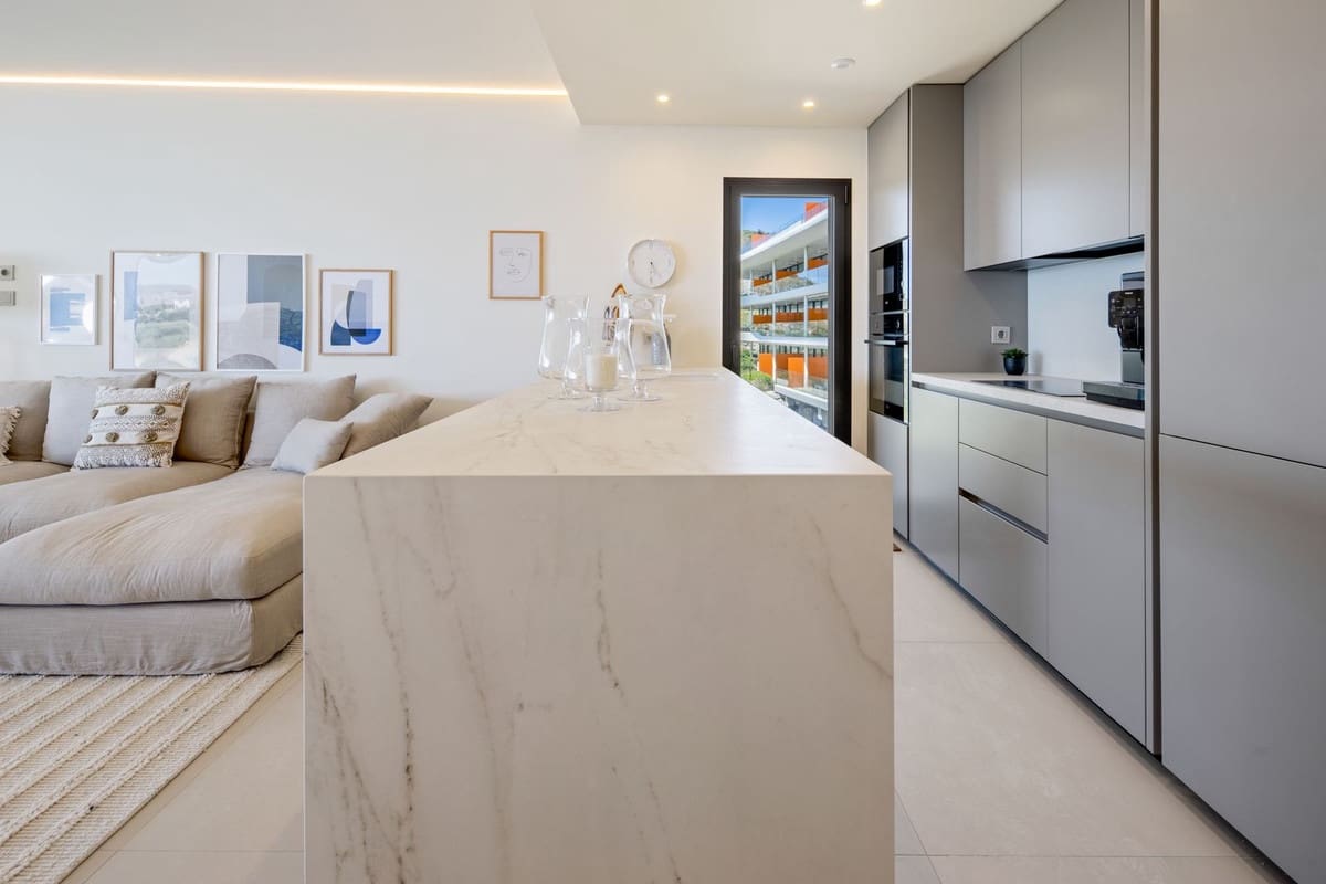 2 soveværelse Lejlighed til salg i Fuengirola med swimmingpool garage - € 699.000 (Ref: 9976307)