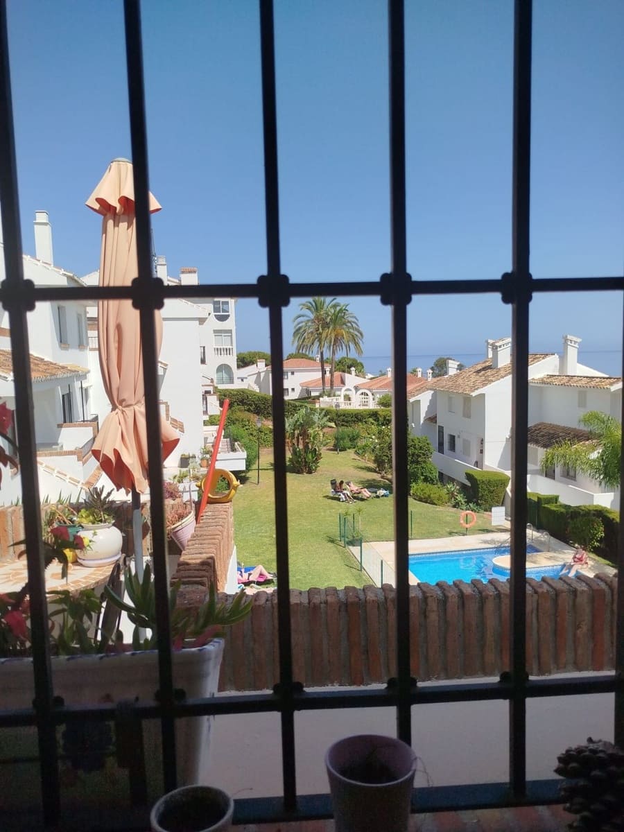4 bedroom Apartment for sale in Riviera del Sol with pool - € 650,000 (Ref: 9976311)