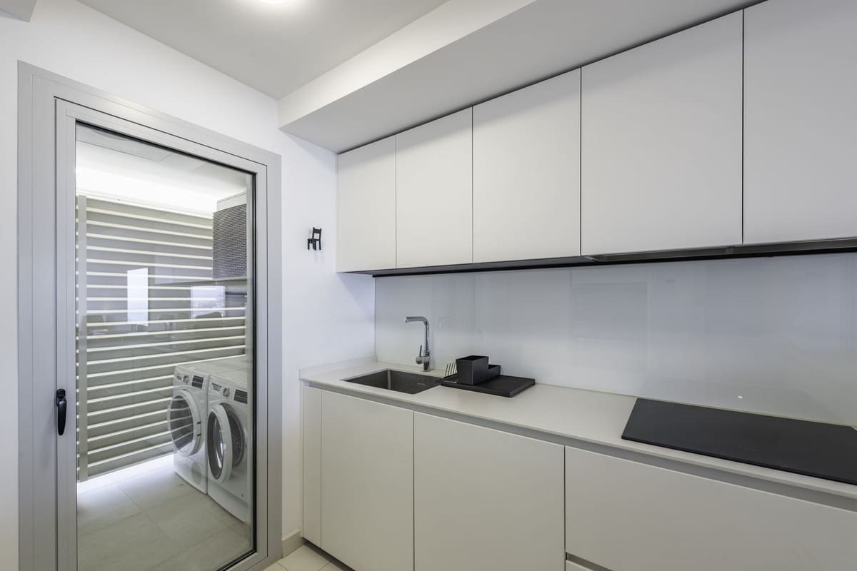 2 soveværelse Lejlighed til salg i Benalmadena med swimmingpool - € 699.000 (Ref: 9976313)