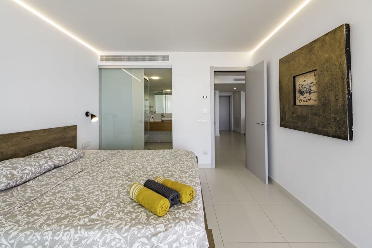 2 soveværelse Lejlighed til salg i Benalmadena med swimmingpool - € 699.000 (Ref: 9976313)