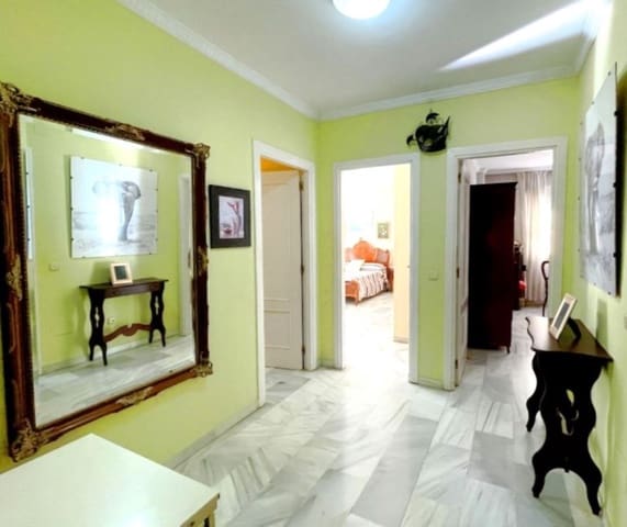 3 sovrum Lägenhet till salu i Estepona med garage - 790 000 € (Ref: 9976561)