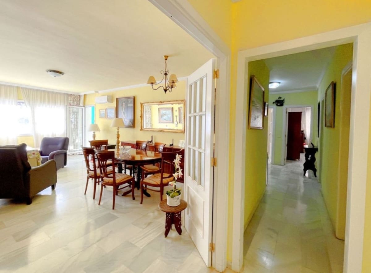 3 sovrum Lägenhet till salu i Estepona med garage - 790 000 € (Ref: 9976561)
