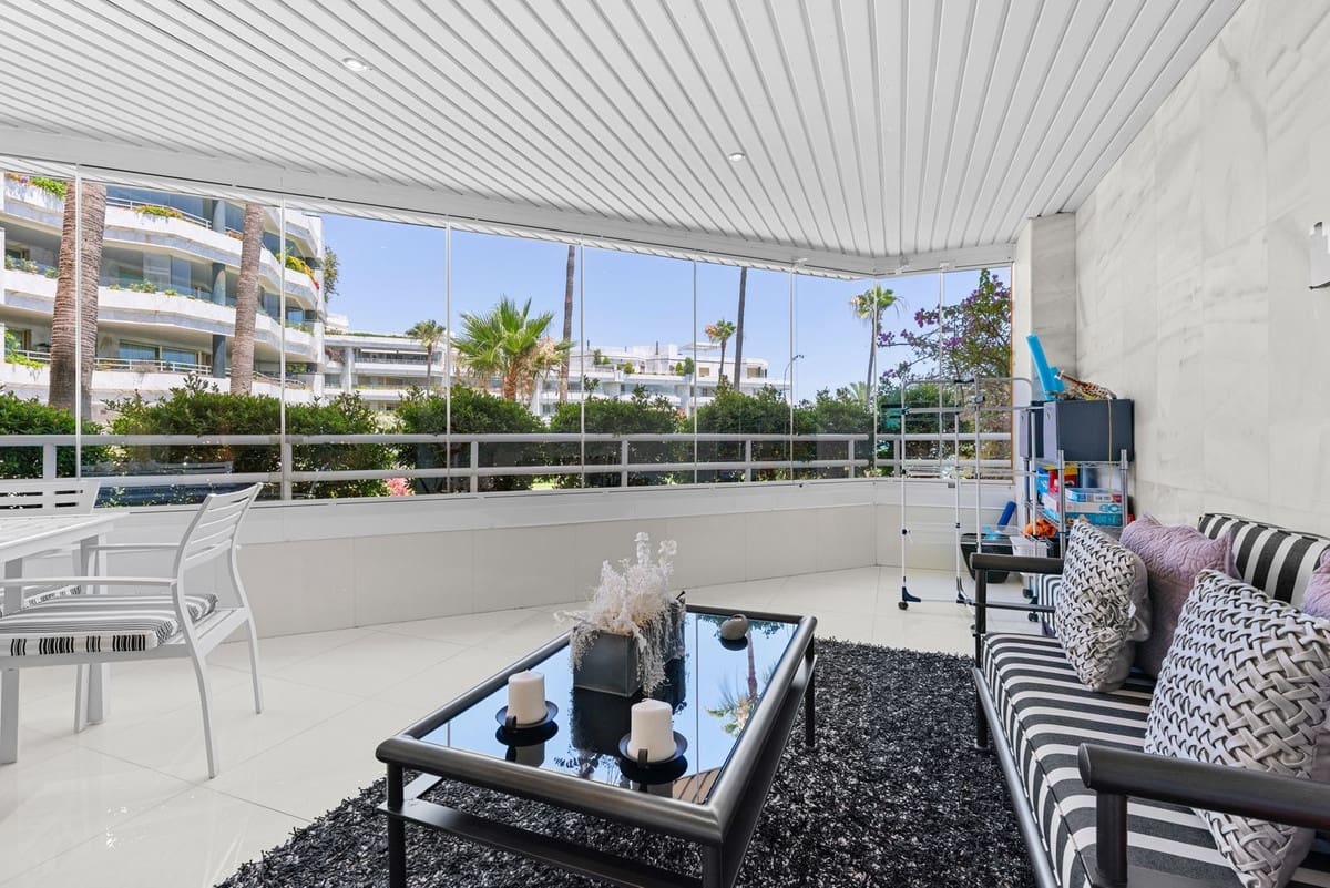 4 bedroom Apartment for sale in Marbella with pool - € 3,300,000 (Ref: 9976562)