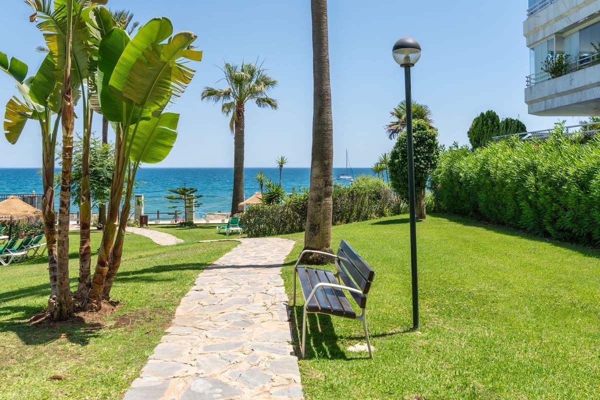 4 bedroom Apartment for sale in Marbella with pool - € 3,300,000 (Ref: 9976562)